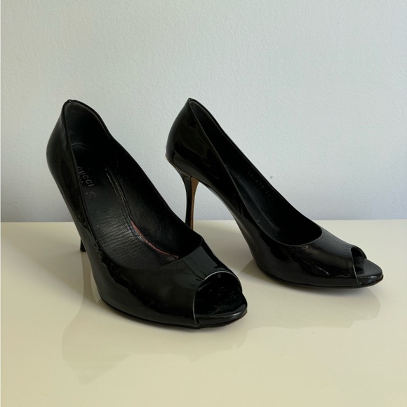 Black Patent Gucci Pumps - Picture 1 of 5